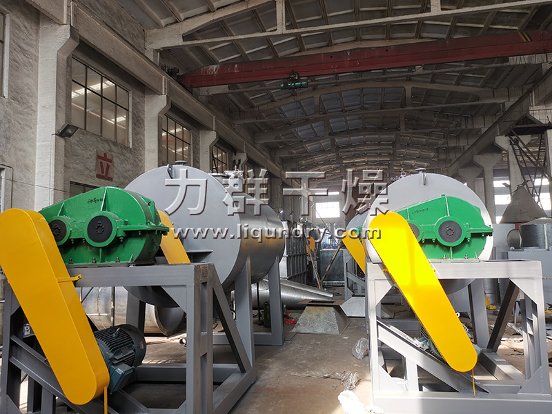 真空（kōng）耙式幹燥機製作完畢