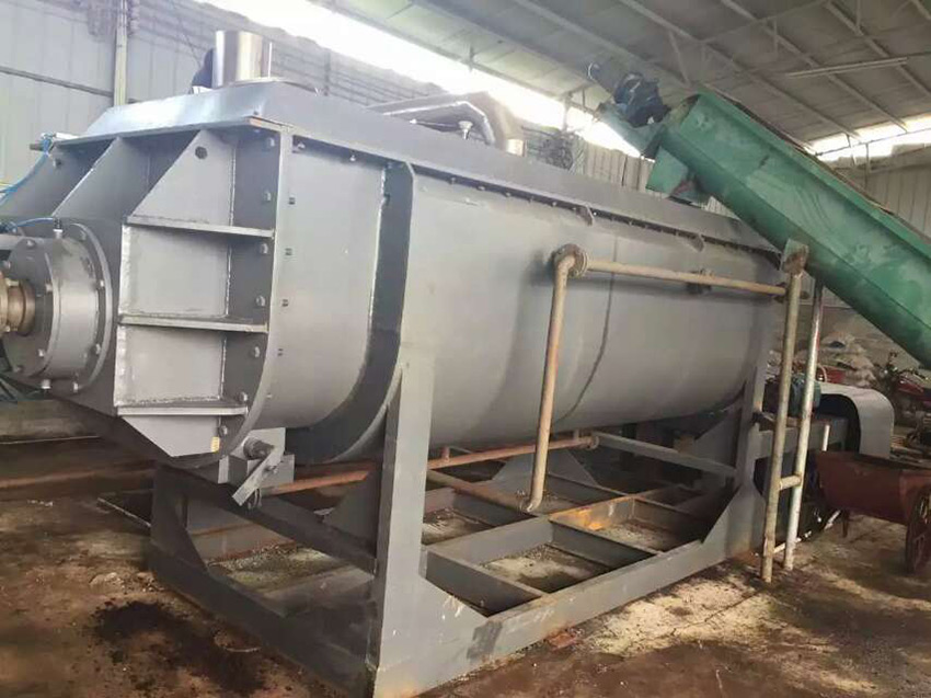 工作中的汙泥槳葉（yè）幹（gàn）燥機
